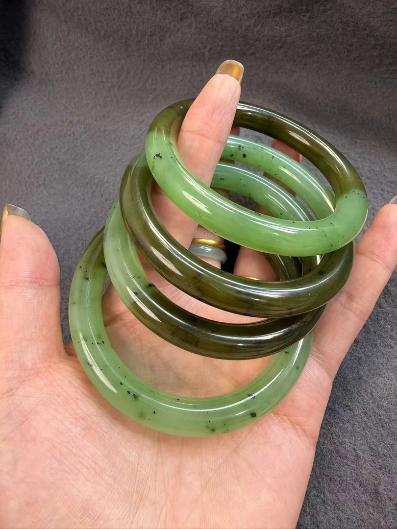 和田玉碧玉手镯拍一发一多样性发货