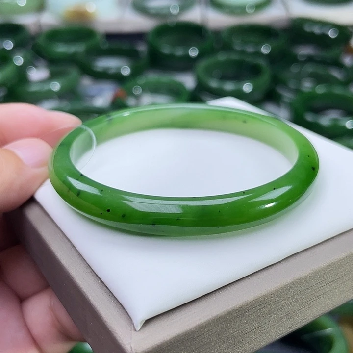 和田玉（碧玉）手镯未镶嵌