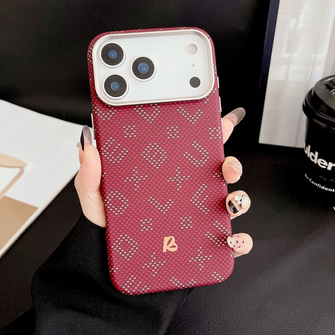 适用iPhone17promax手机壳碳纤维纹鎏金系列格纹防摔磁吸保护套