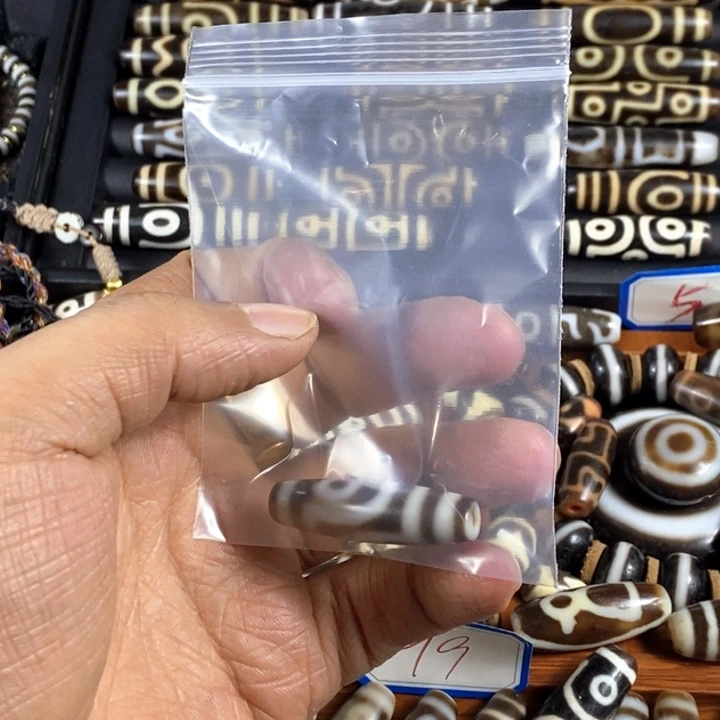 小***飞只买单纯的吊坠，没带链子，属的性质。