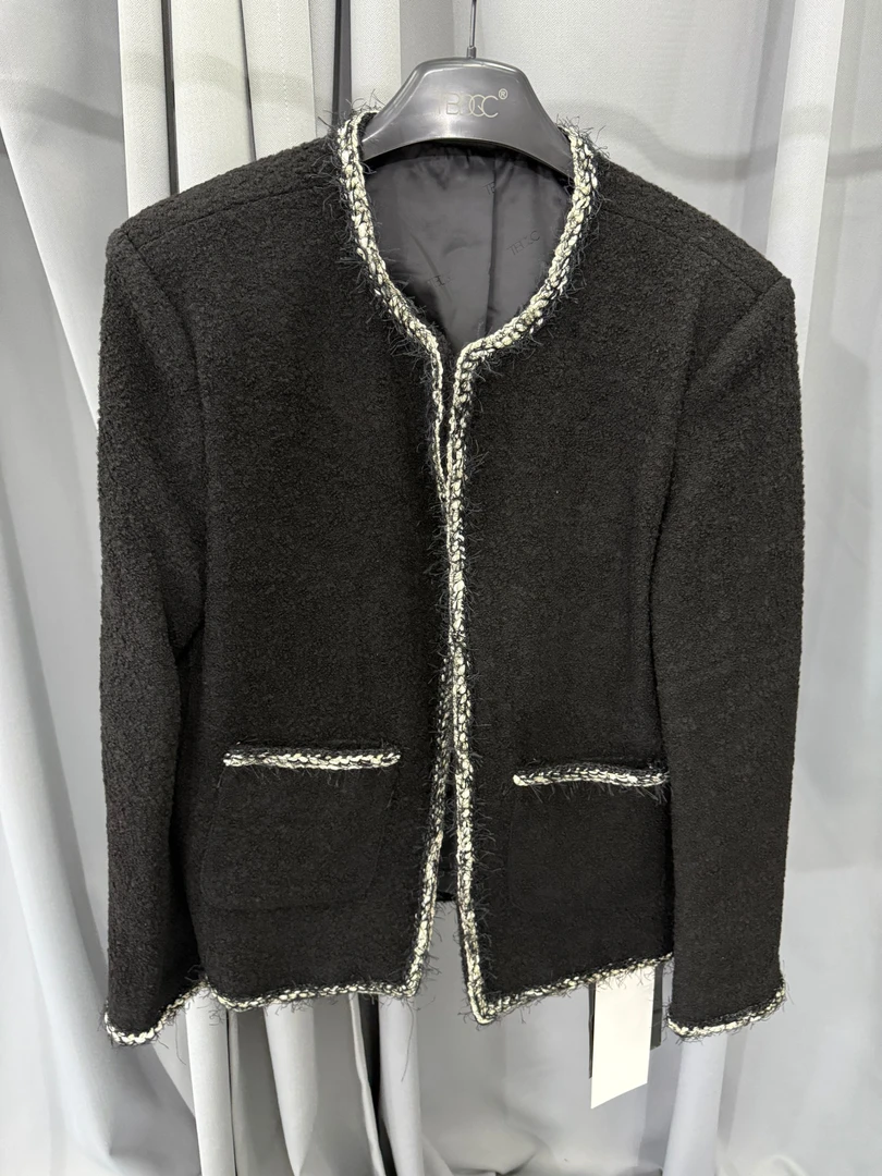 活动款 黑色含毛小香外套