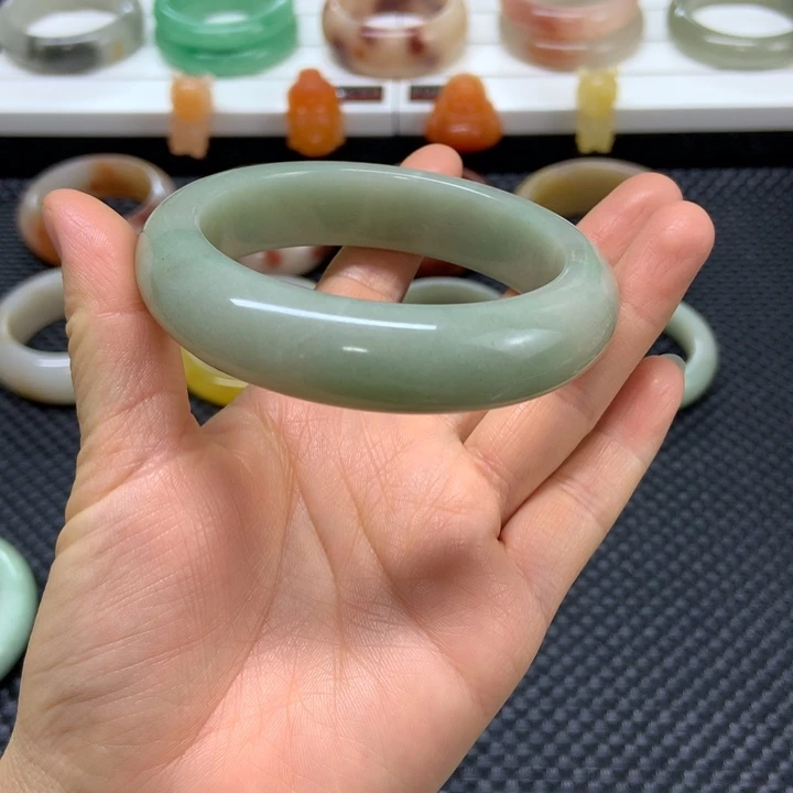 石英质玉未镶嵌手镯