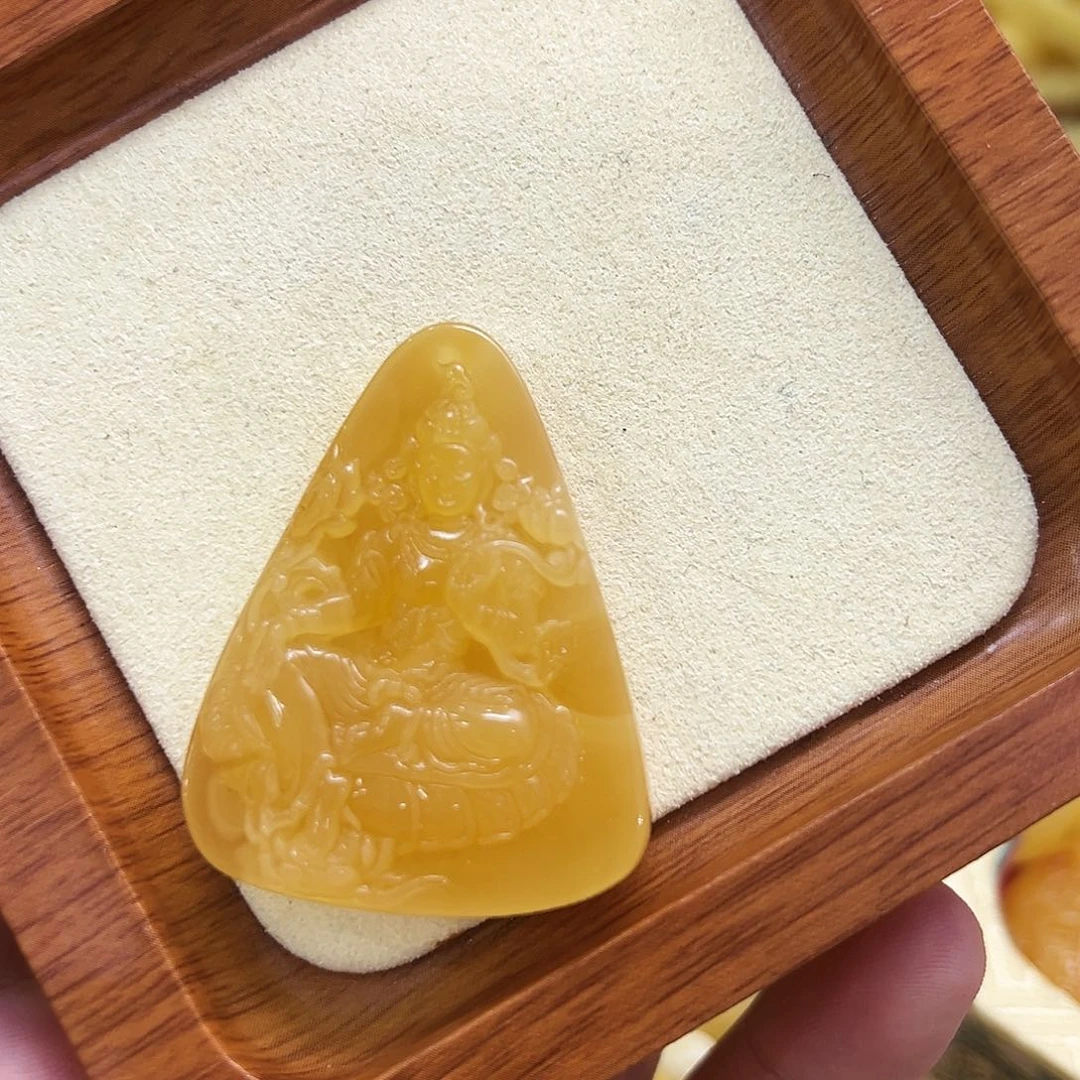 蜜蜡未镶嵌珠宝奇石