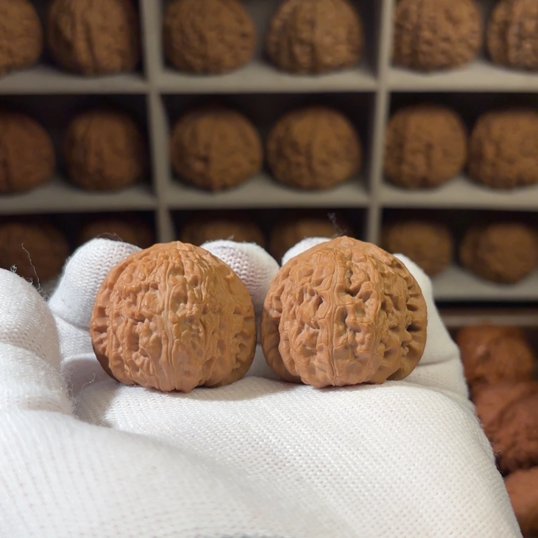 文玩核桃把件37尺全品三角白