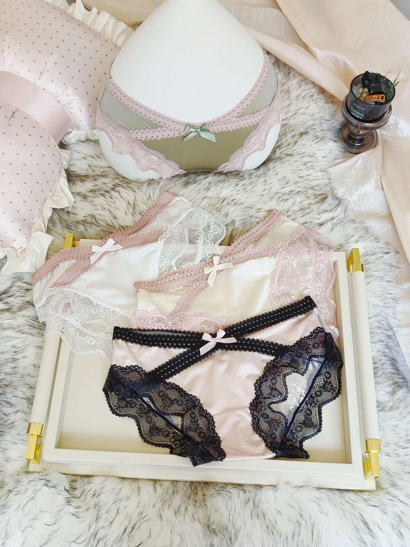 法式纯欲蕾丝网纱拼接少女内裤性感缎面透气包臀无痕中腰三角裤女