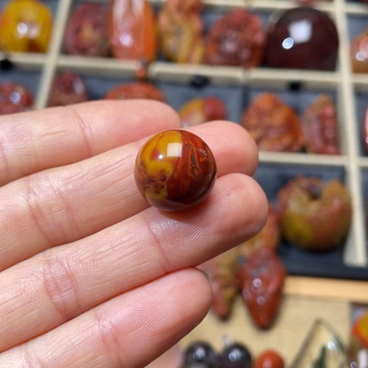 玛瑙/玉髓未镶嵌战国红单珠甄*文