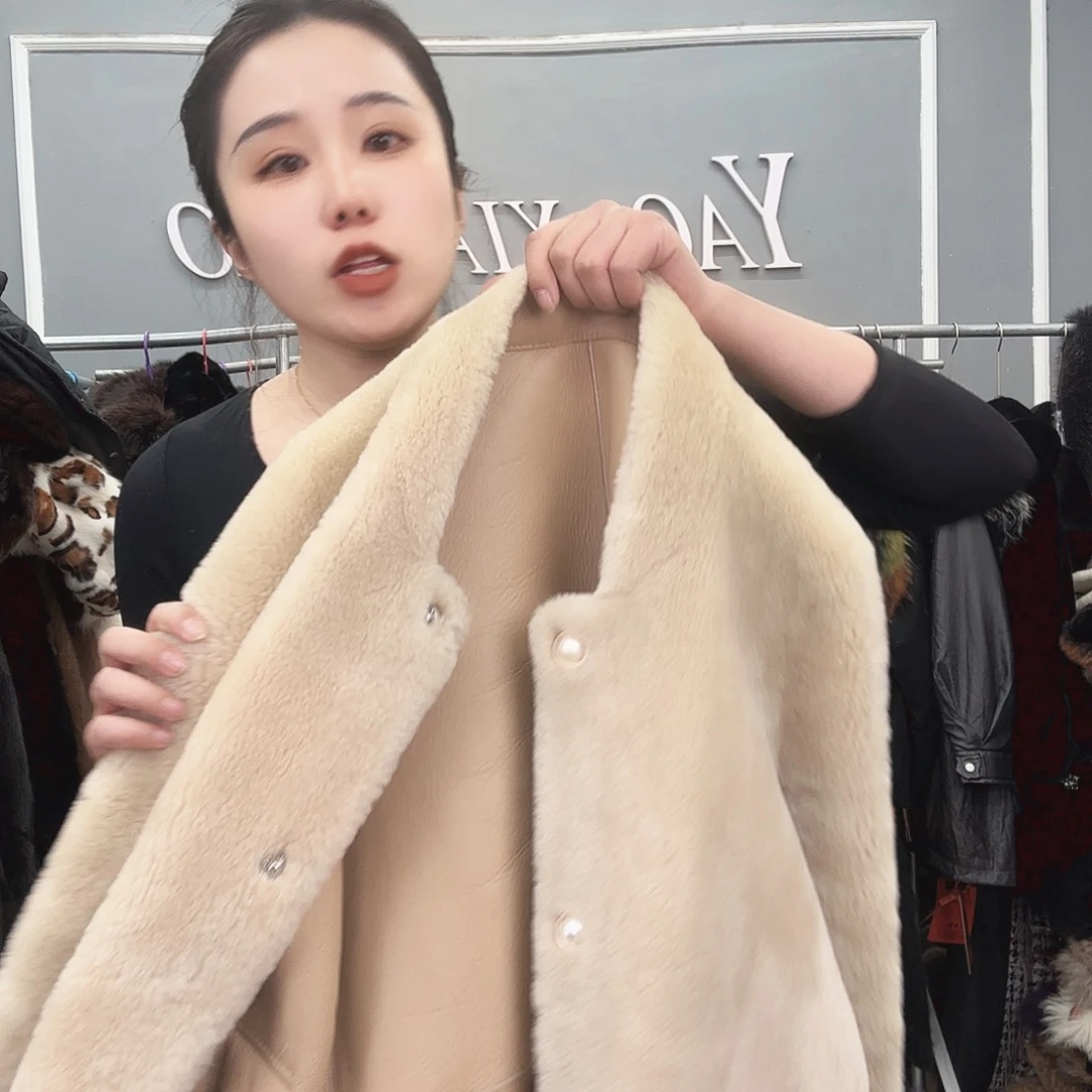 姚小妖家高端皮草
