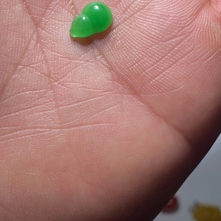 翡翠未镶嵌颈饰吊坠