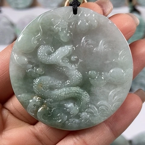 翡翠颈饰未镶嵌蛇牌有棉感福利