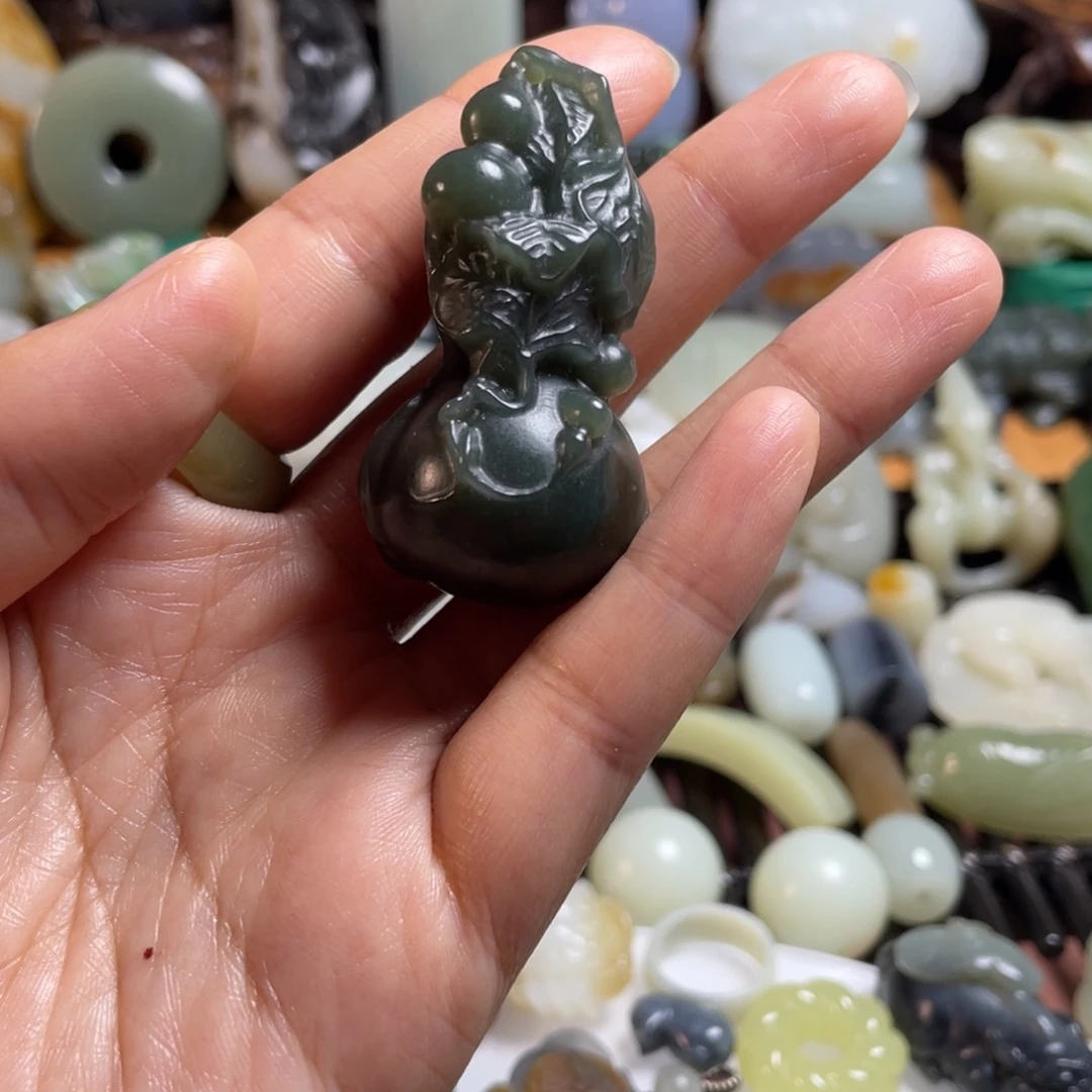 和田玉（糖玉）未镶嵌挂件