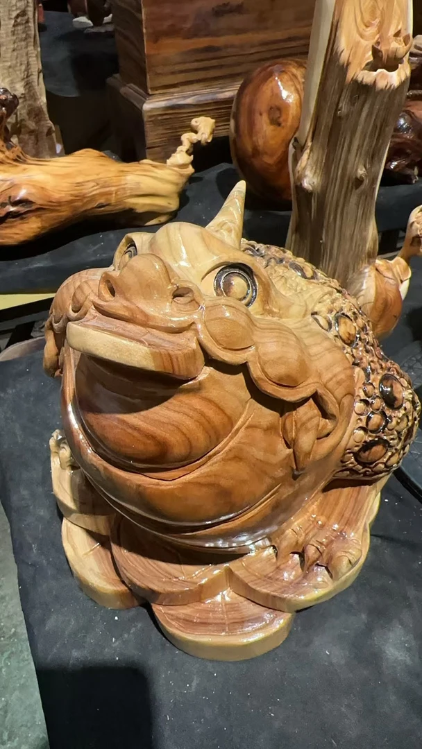 创意根雕作品 招财金蟾