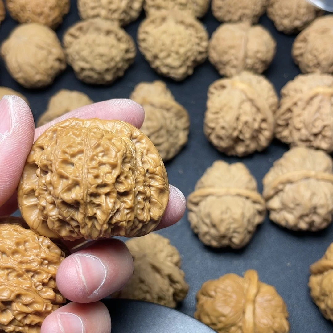 文玩核桃吊坠楊*血麒麟