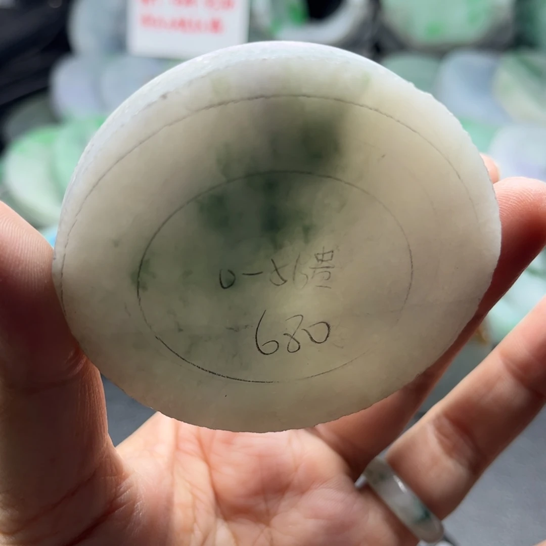 定制翡翠未镶嵌翡翠手镯