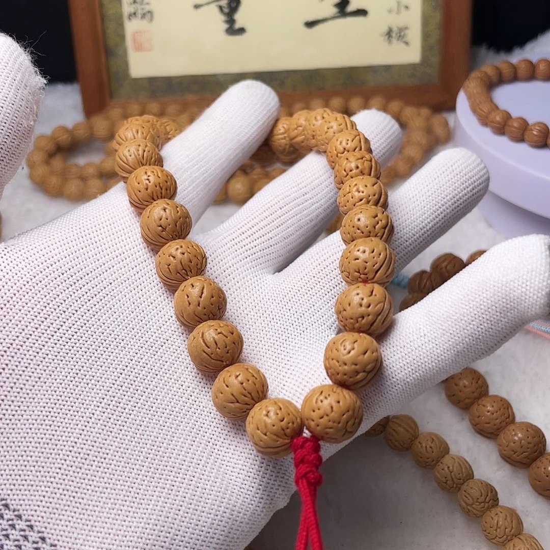 肇***房核桃木/黑胡桃（胡桃木）12宽齐野生桃核手持