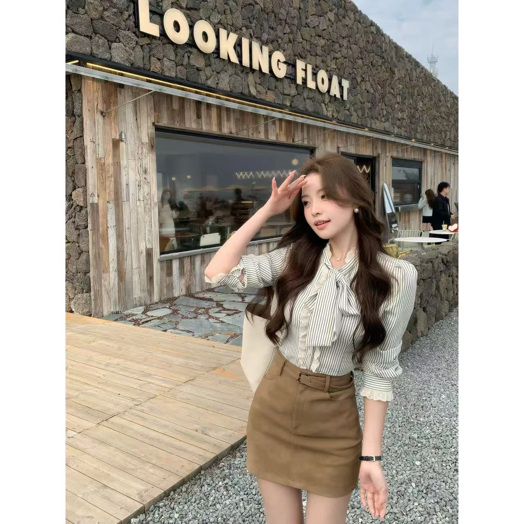 SZA【满月白茶】春季新款气质花边绑带条纹衬衫高腰短裤套装A-1525