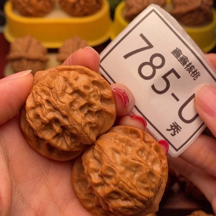 俊***j桃核把件图图38……