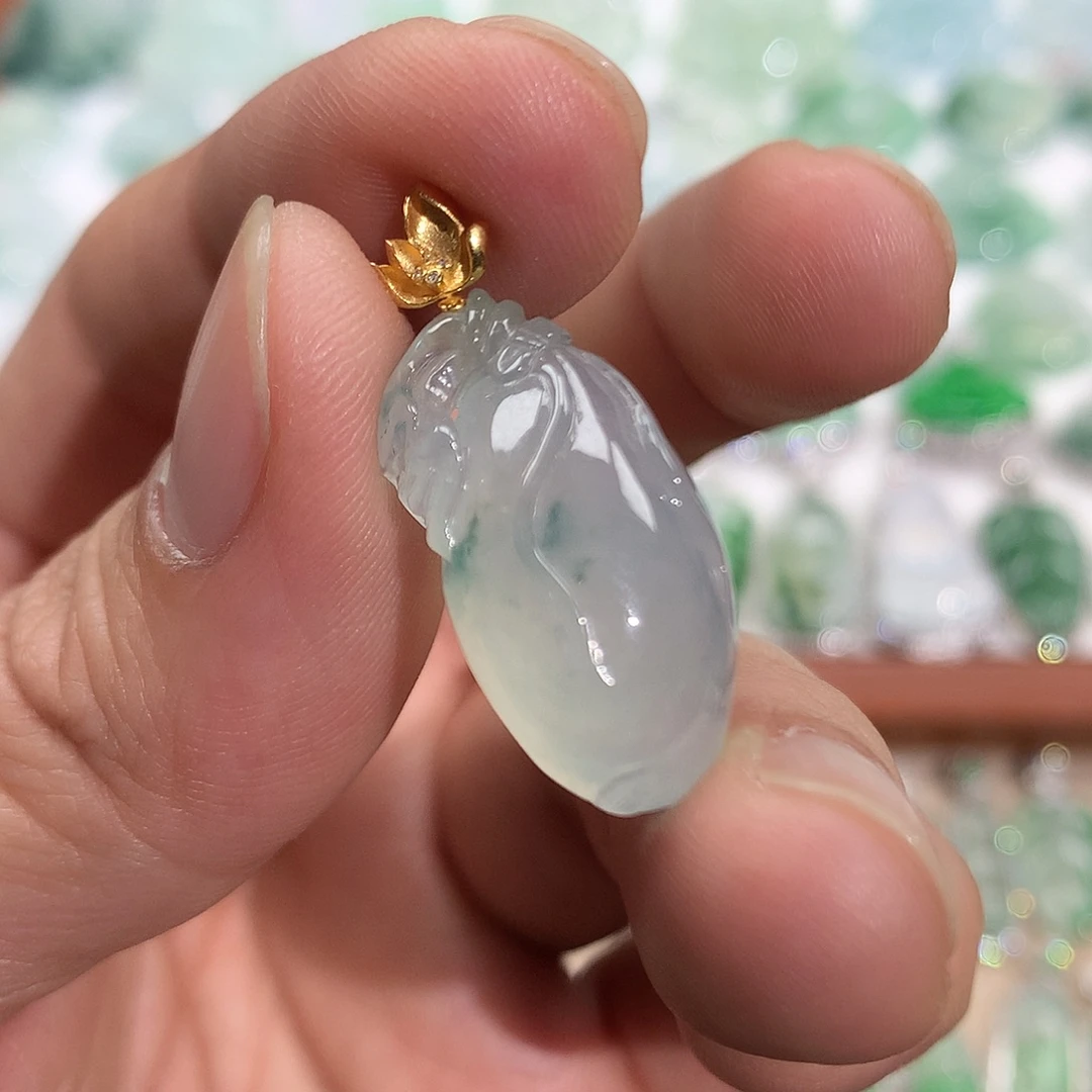 翡翠18K金镶嵌颈饰福袋