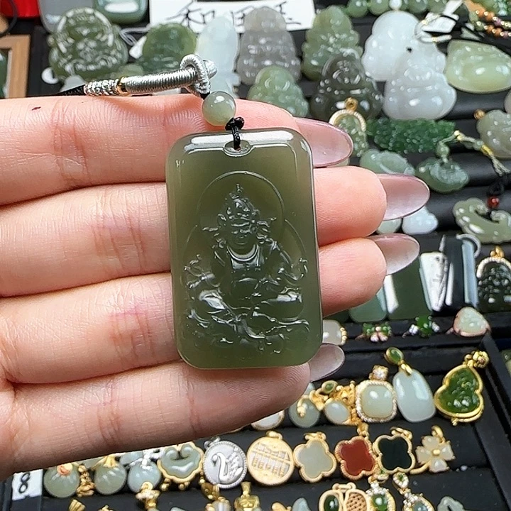 颈饰未镶嵌和田玉卡40