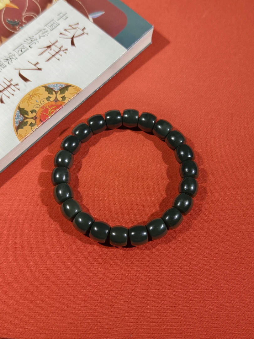 愚人造物和田玉黑青手串