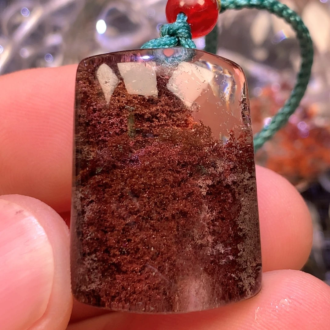 未镶嵌颈饰水晶是