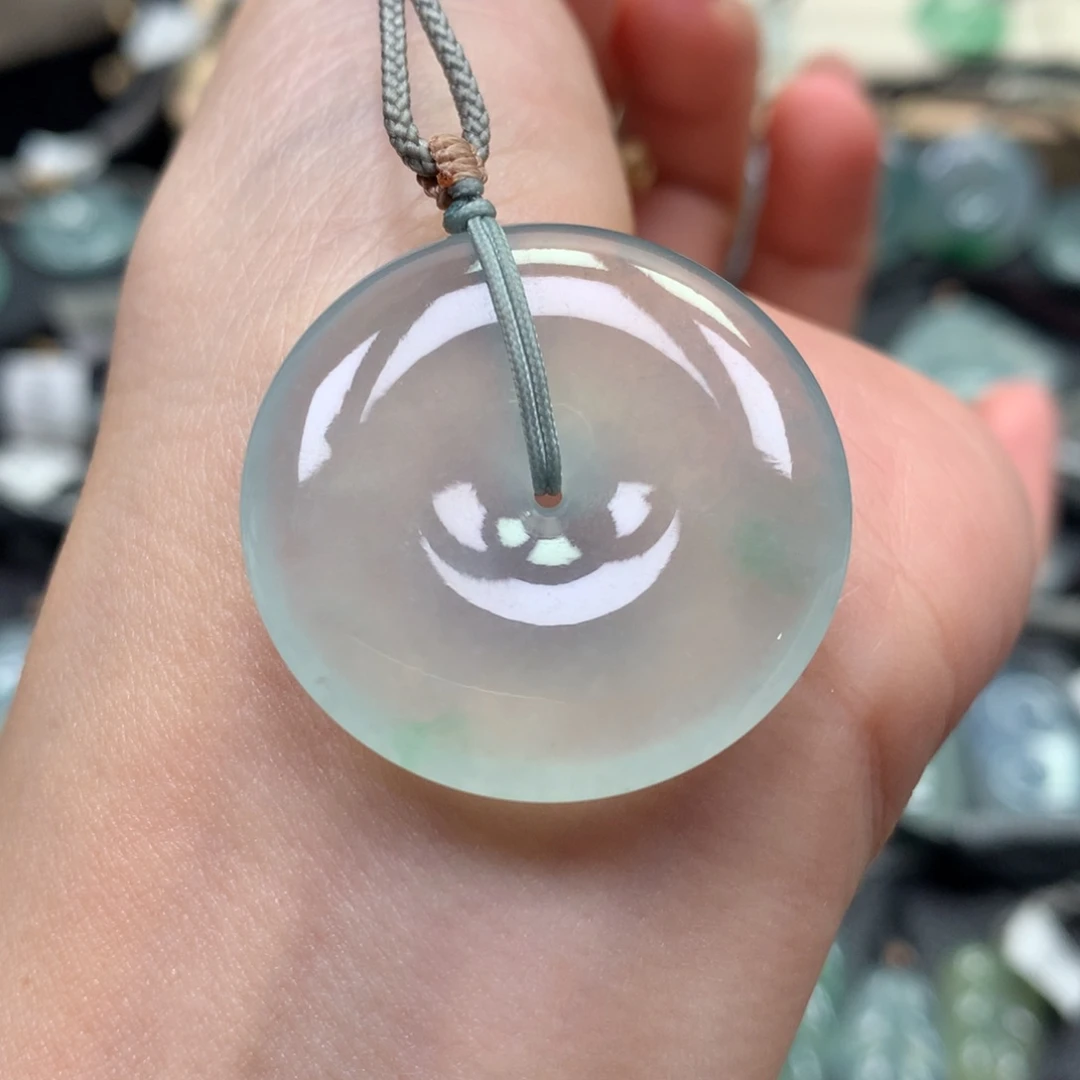 翡翠颈饰未镶嵌扣子