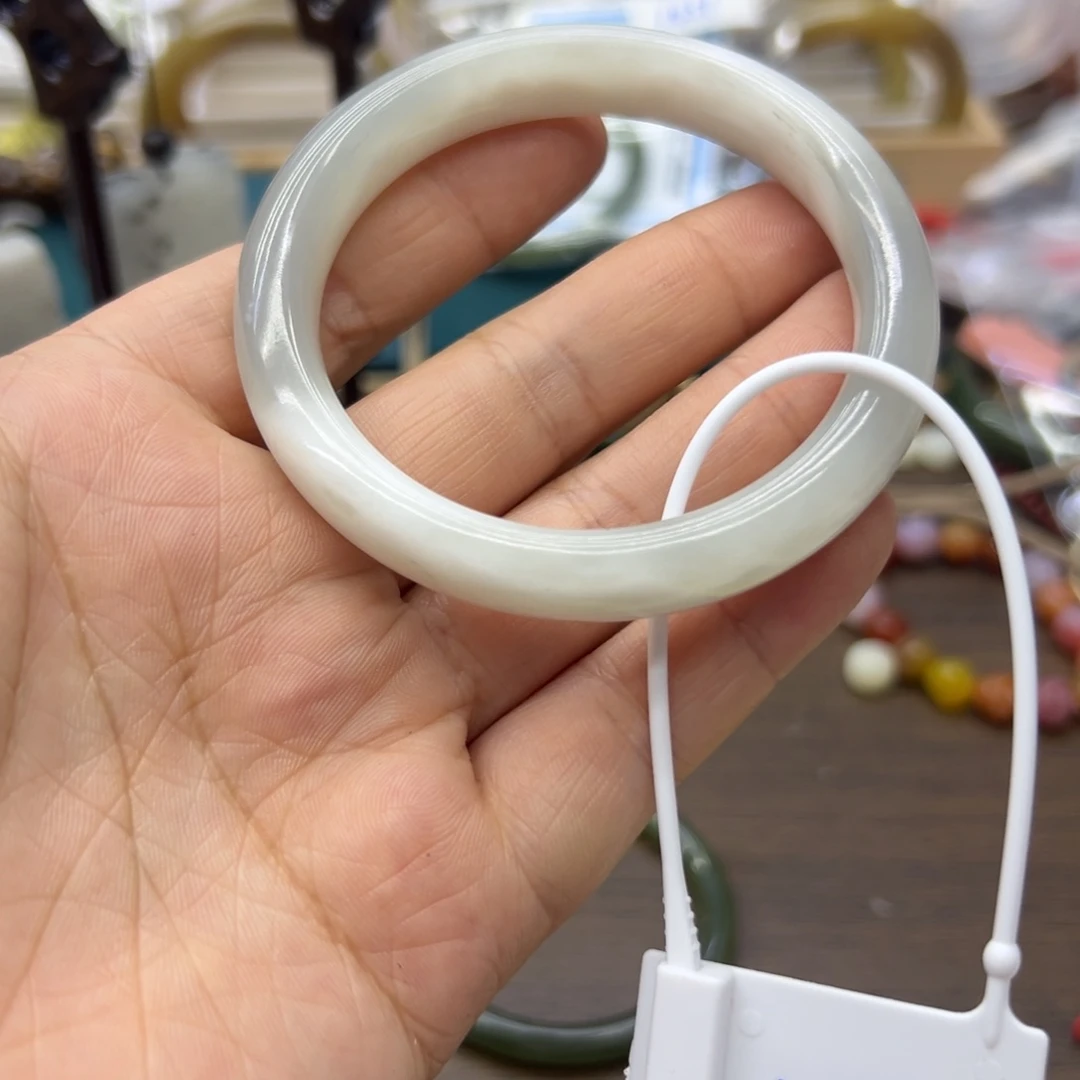 和田玉未镶嵌手镯56.2圈围631