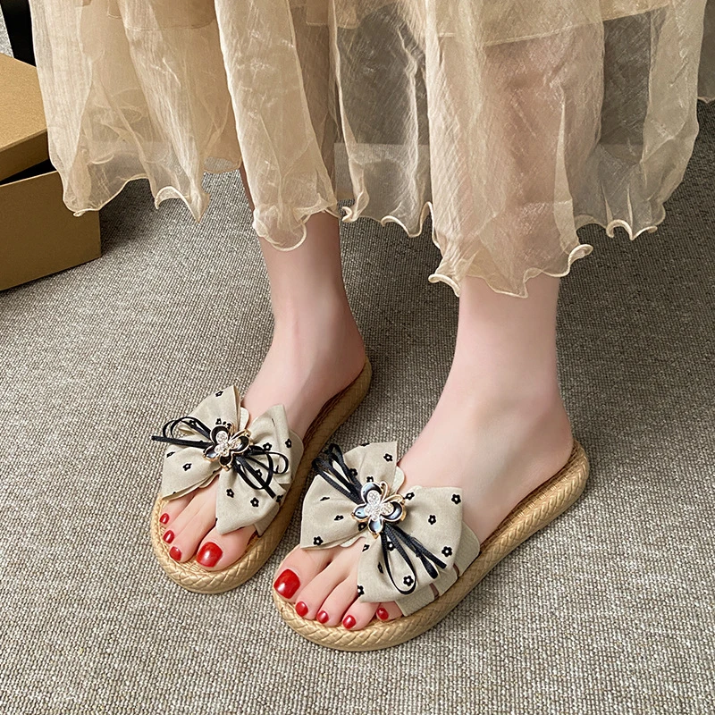 新款春夏季卡其凉拖鞋女外穿时尚蝴蝶结网红女士防滑沙滩凉拖家用