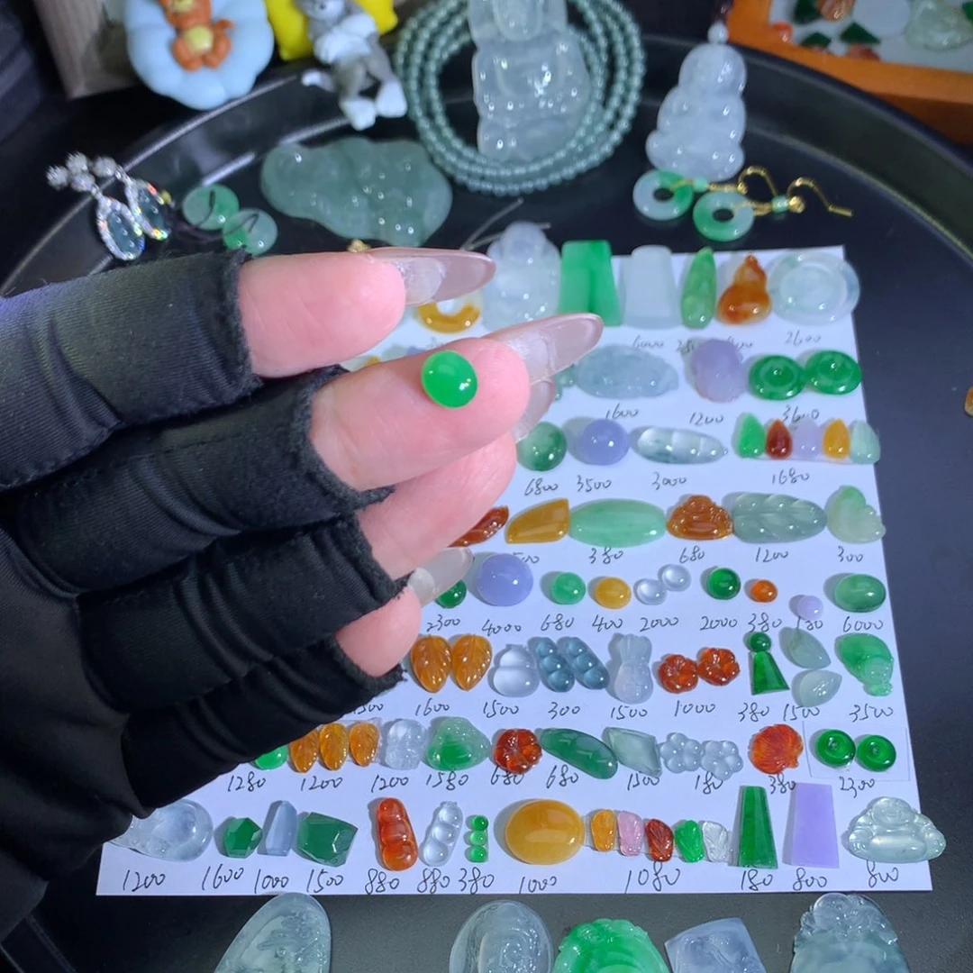 翡翠裸石未镶嵌绿蛋