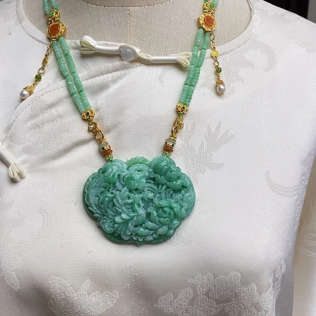 翡翠颈饰未镶嵌天然