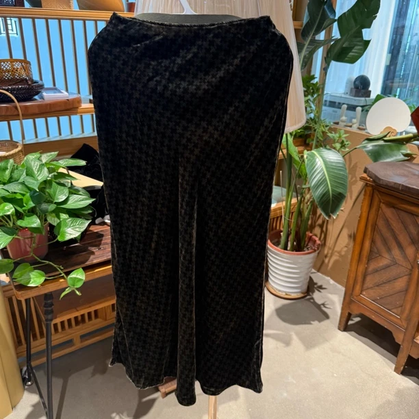 57SQ7270-1绿色轻奢高级感真丝丝绒裙子