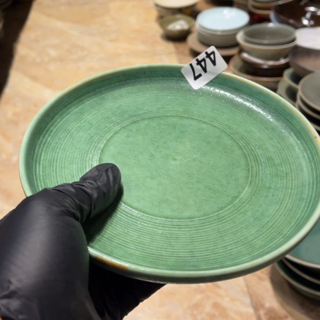 瓷片心****大447微瑕绿色浅盘1个