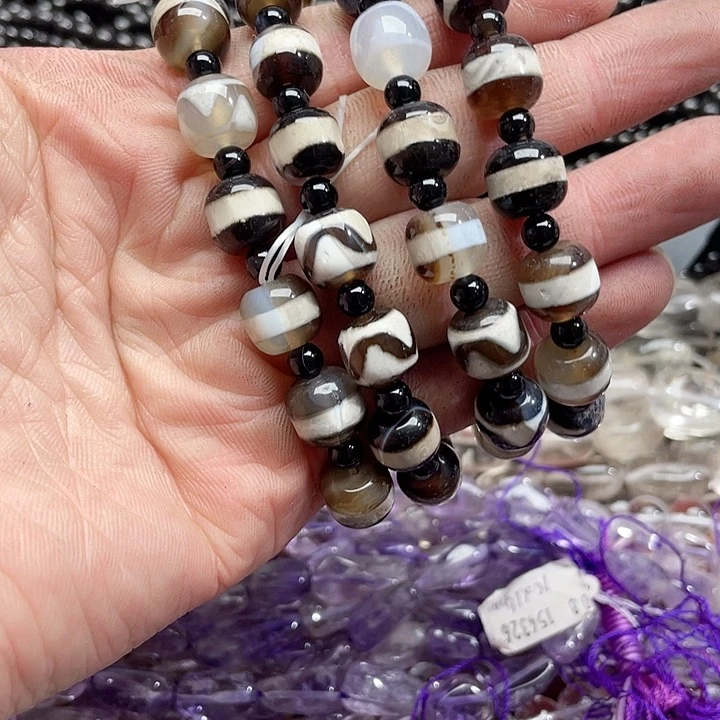 玛瑙/玉髓珠宝半成品未镶嵌一条10mm玛瑙手串