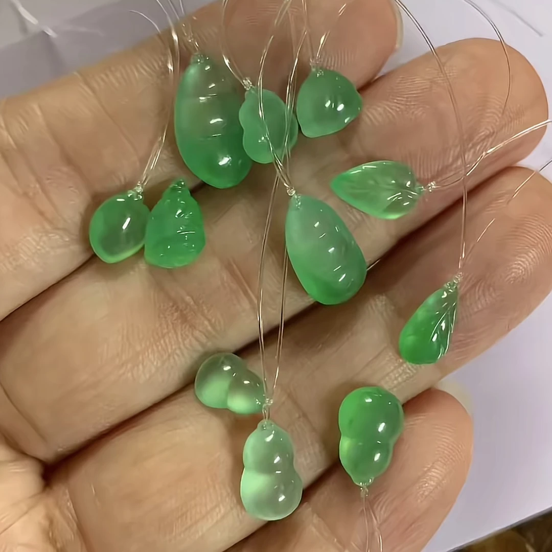 缅甸翡翠一物一拍蛋面带色冰件边角料可diy配饰镶嵌颈饰翡翠处理