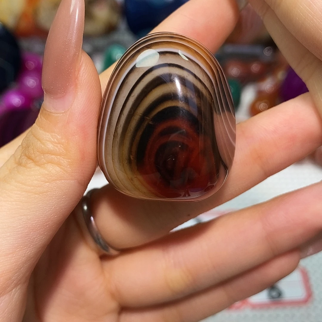 所***靡未镶嵌玛瑙/玉髓珠宝奇石