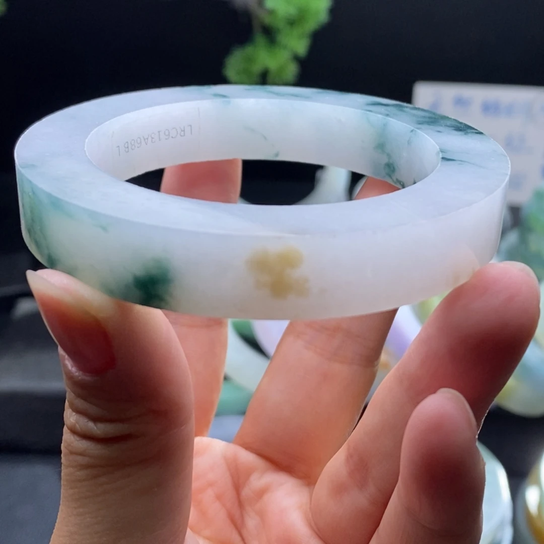 定制翡翠未镶嵌翡翠手镯