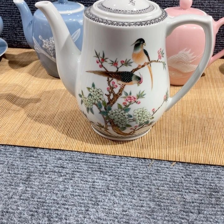 淡***志粉彩手绘大茶壶一把