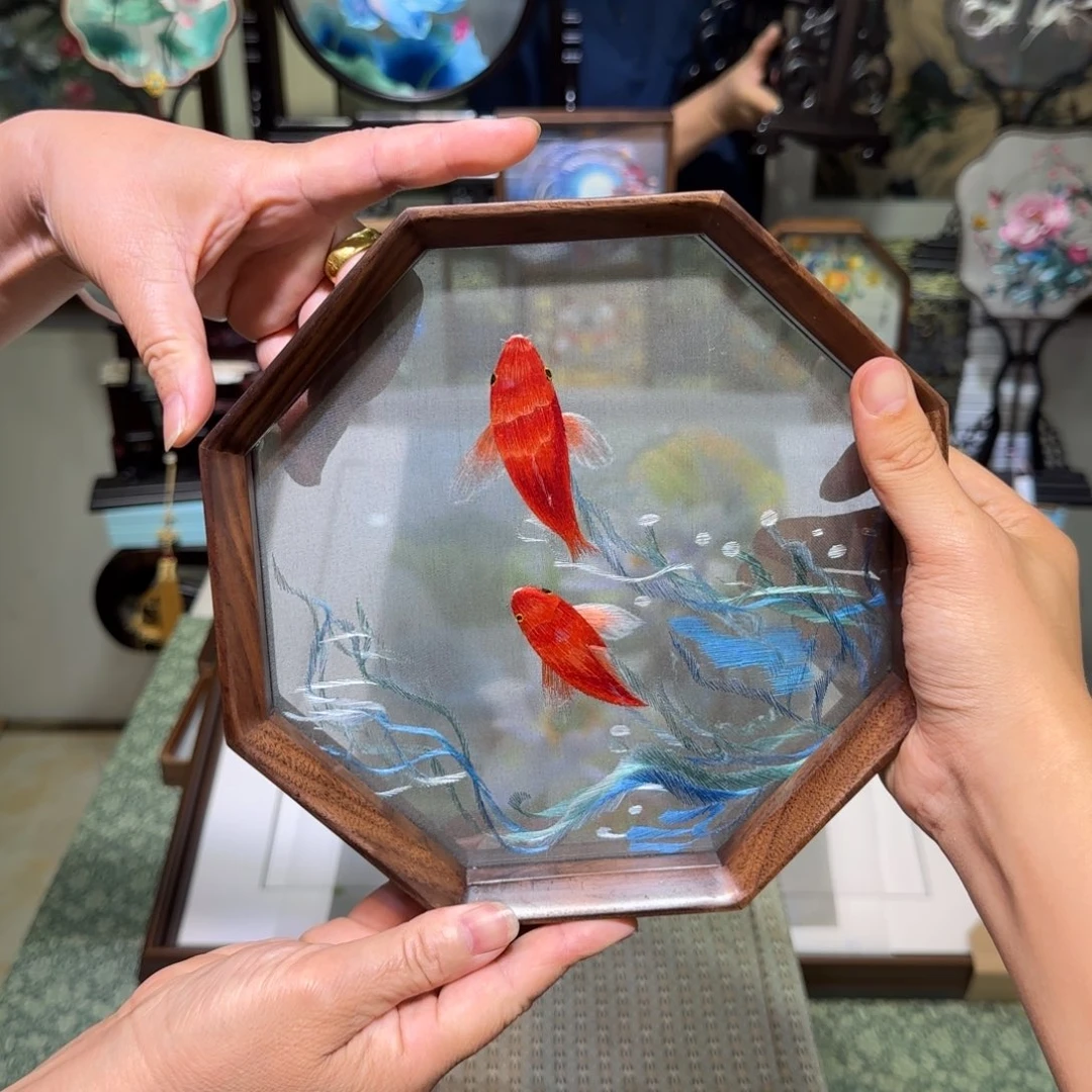 刺绣刺绣工艺精湛独特设计新颖时尚