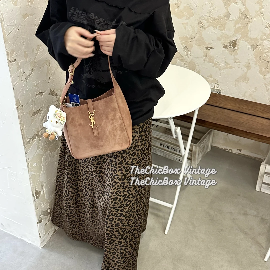 95新 YSL/圣罗兰 只盒/日本限定玫瑰粉麂皮Le5A7小号hobo单肩包