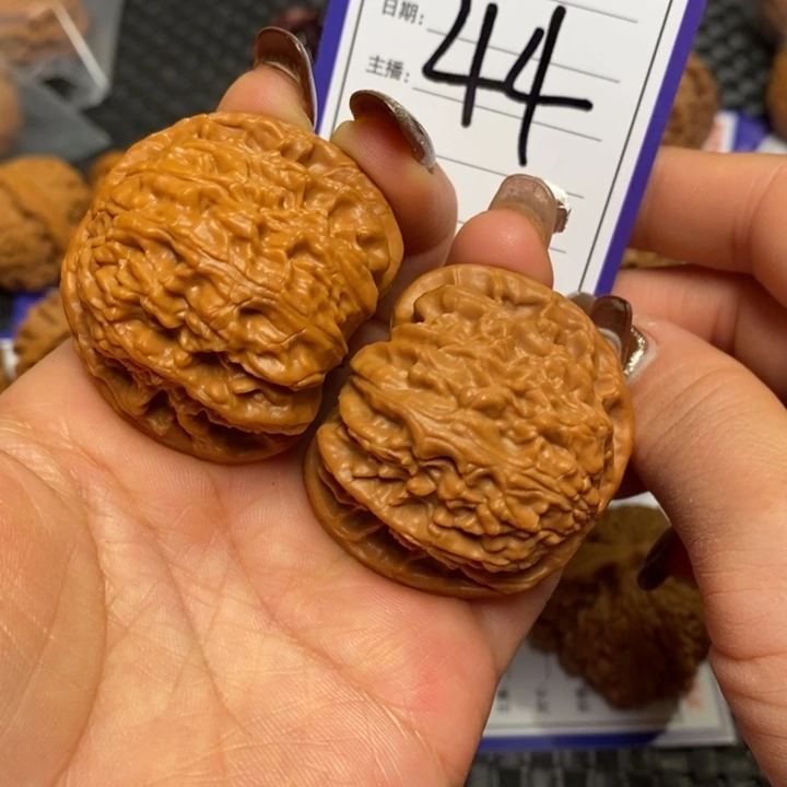 文玩核桃把件44白狮43