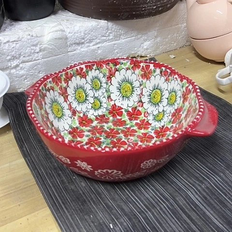 微瑕，不能明火，口径20厘米，高度7红色汤碗