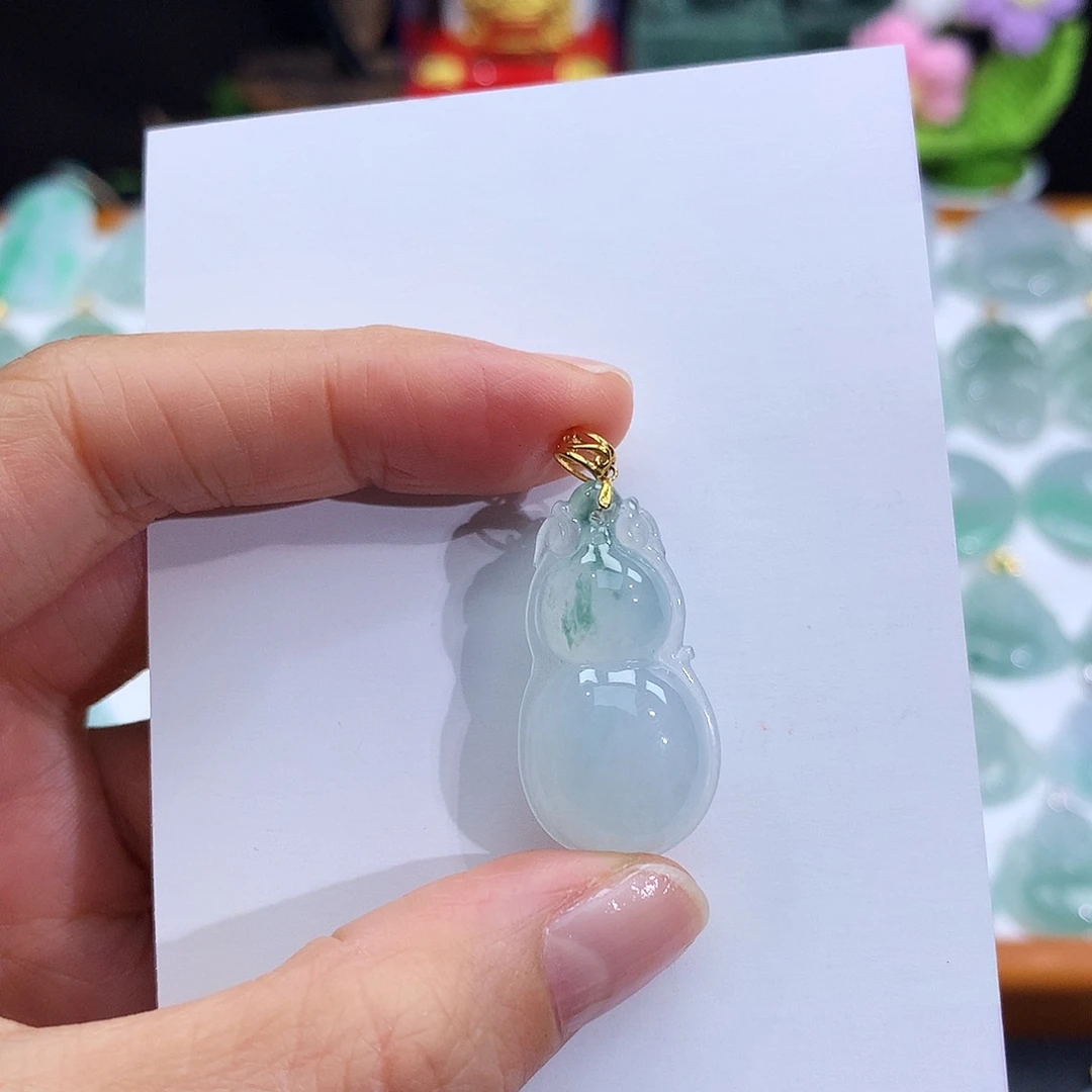 翡翠18K金镶嵌颈饰翡翠吊坠
