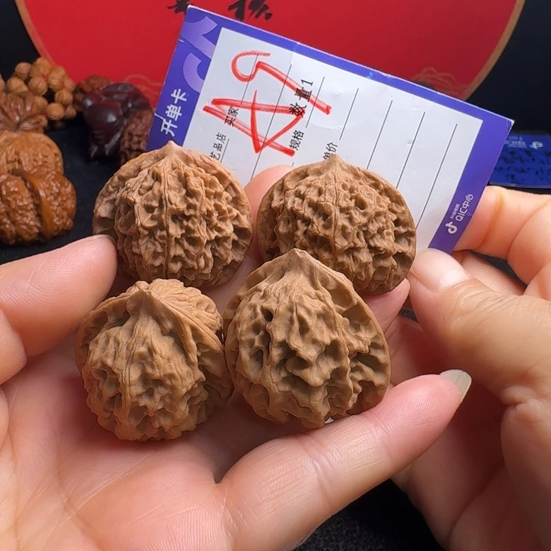 文玩核桃把件玄月十盘龙
