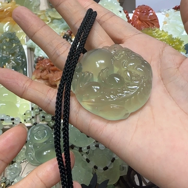 蛇纹石玉吊坠未镶嵌