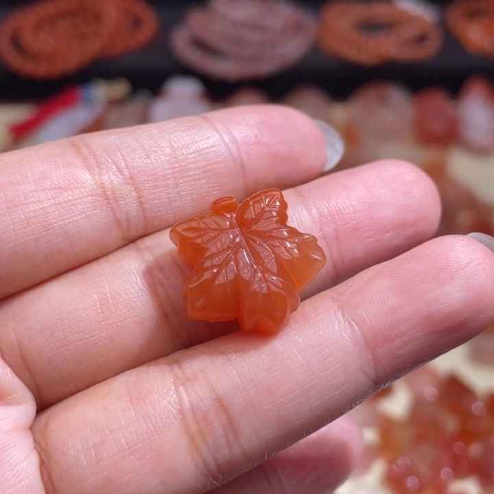 南红玛瑙枫叶（无孔打孔备注）未镶嵌1135