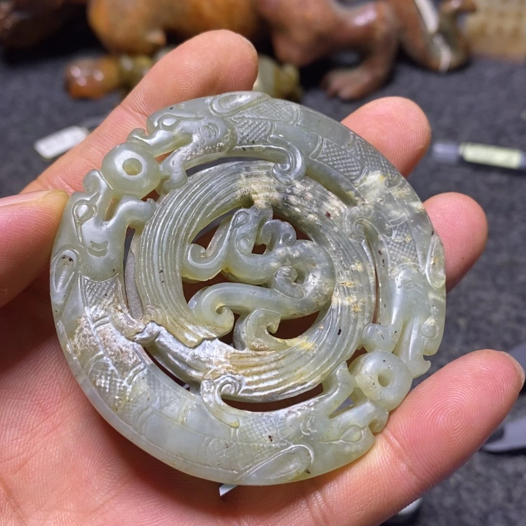 和田玉未镶嵌挂件有残