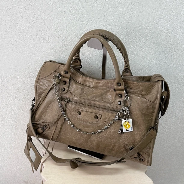 95新 Balenciaga/巴黎世家 油腊皮中号机车单肩斜挎包  116540