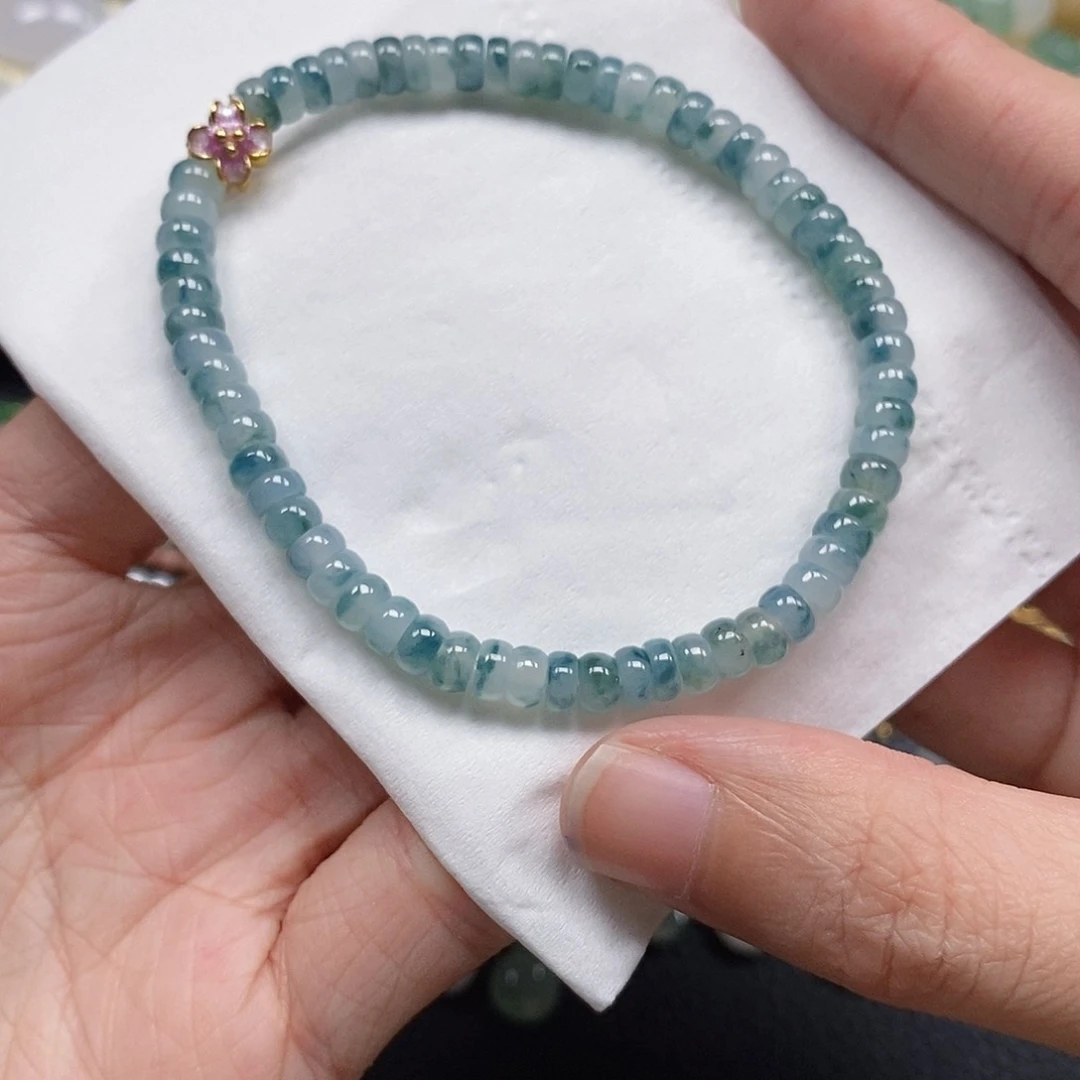 翡翠未镶嵌颈饰闪