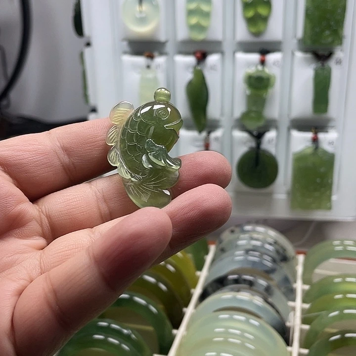 蛇纹石玉合金颈饰