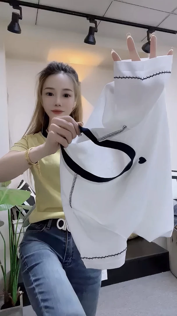 欧洲站2025新款爱心刺绣拼接短袖t恤女时尚洋气百搭圆领套头上衣