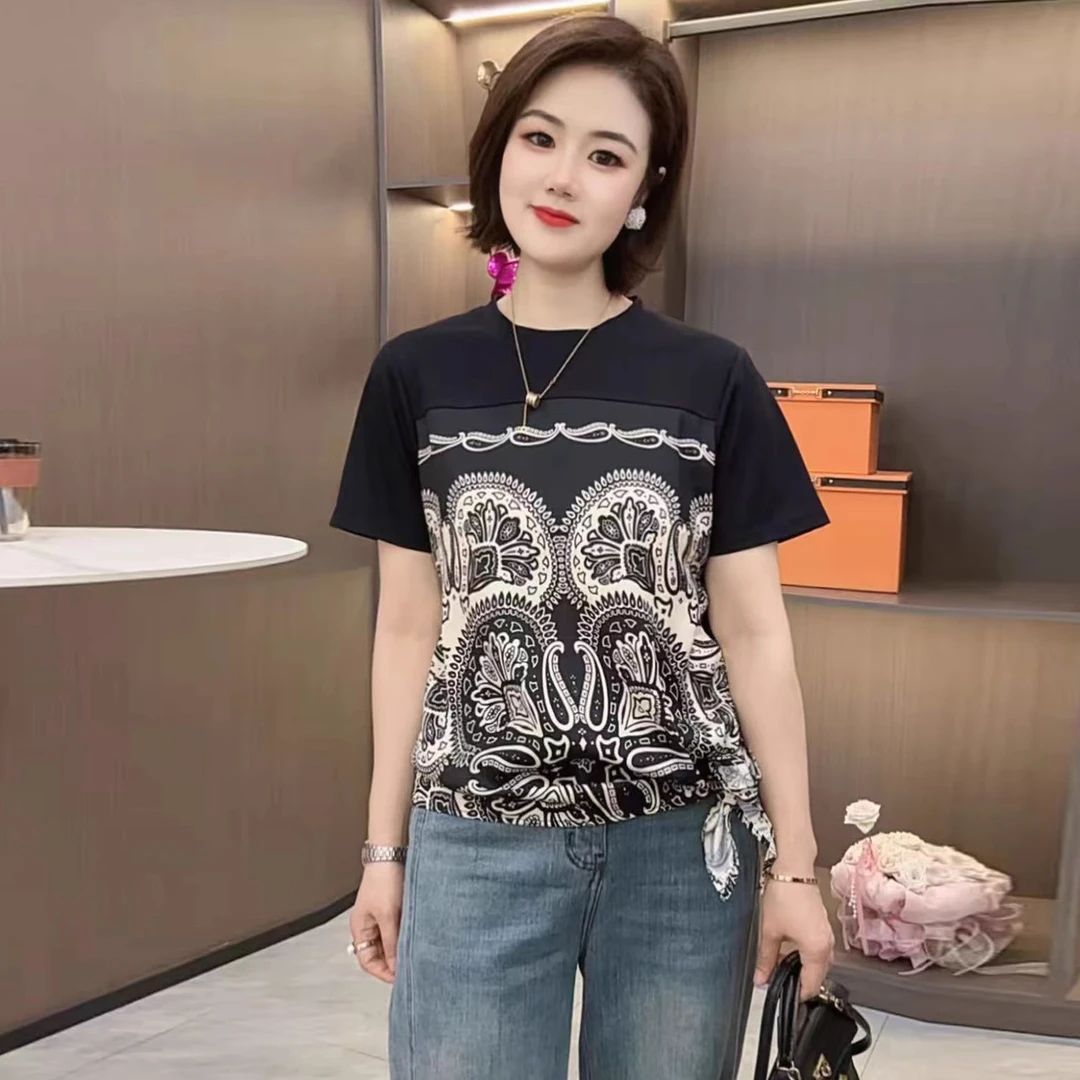 时尚大印花拼接单侧腰小开衩系带设计夏季休闲圆领T恤短袖上衣女